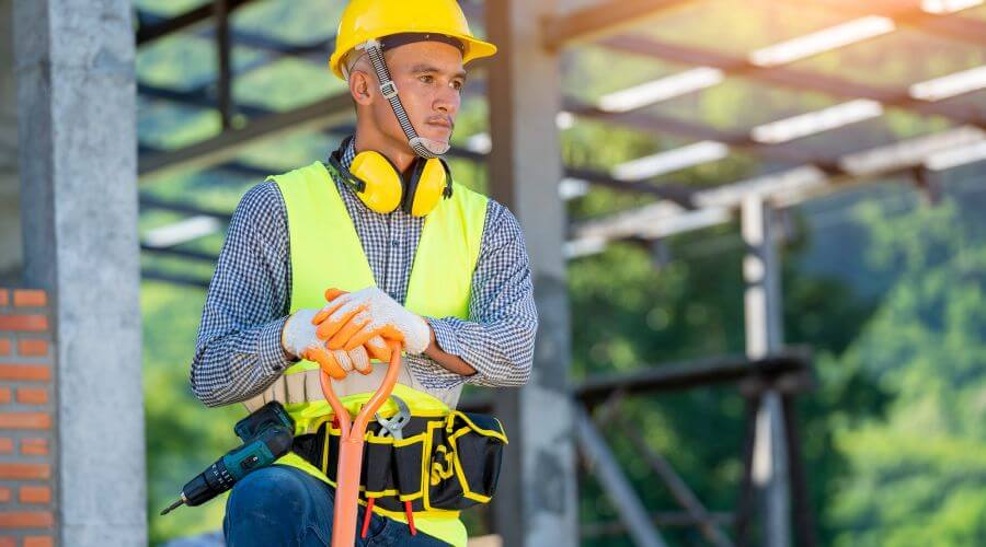 Professional gutter cleaning in Chesterfield, IL